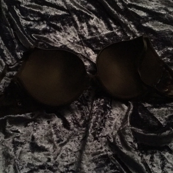 VS Bra - Picture 3 of 4